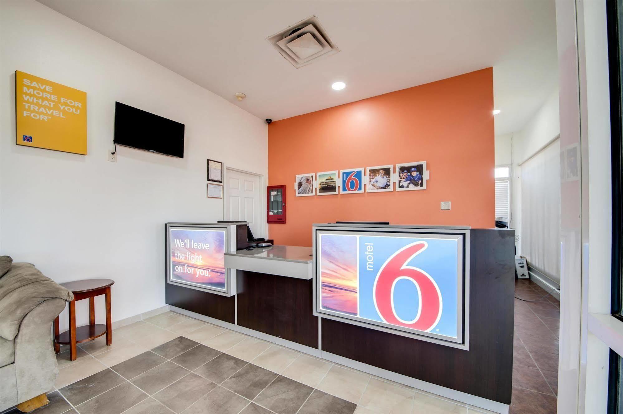 Motel 6-Jennings, La Luaran gambar